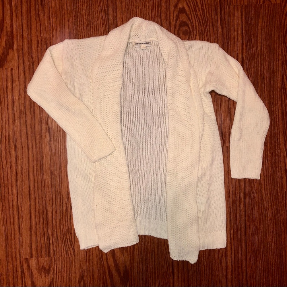 3 for $30📣 Cream sweater cardigan 🍁❄️ essential!